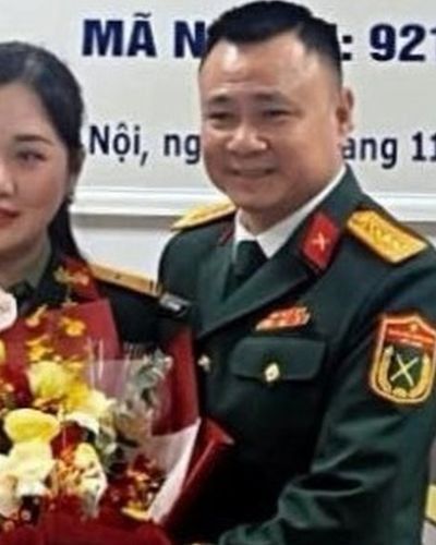 Nghệ sĩ Tự Long bảo vệ thành công luận án Tiến sĩ
