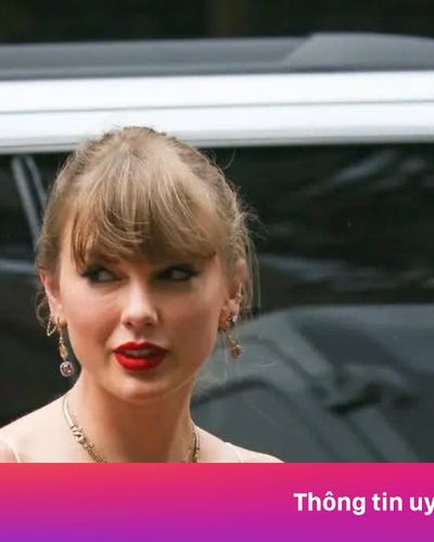 Bí mật mối quan hệ của Taylor Swift và cầu thủ cao 1,96 m