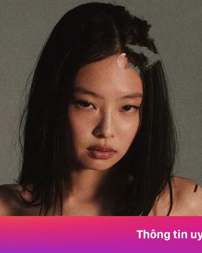 Jennie chụp ảnh bán nude