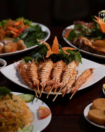 Ăn gì ở quận 7? Gợi ý 10+ nhà hàng ngon & sang xịn