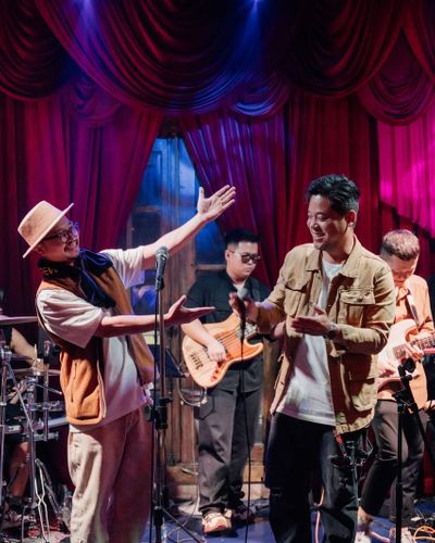 Mini show Hà Lê mừng ..Ấy Lounge sinh nhật 13 tuổi