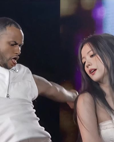 Điệu nhảy gợi cảm của Jisoo gây tranh luận