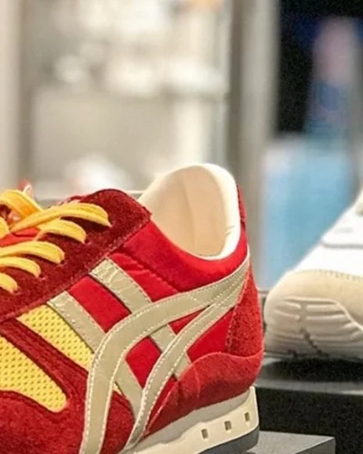 Cửa hàng Onitsuka Tiger ở Saigon Centre phản hồi sau bão '1 sao'