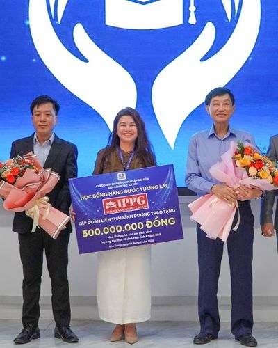 “Nâng bước tương lai” – Tấm lòng của ông Johnathan Hạnh Nguyễn – Chủ tịch Tập đoàn đồng IPP dành cho thế hệ trẻ Khánh Hòa