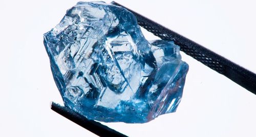 Nguồn gốc bí ẩn của những viên kim cương xanh hiếm và giá trị nhất