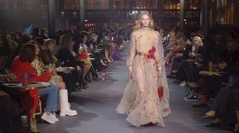 Bộ sưu tập mới cho mùa Xuân Hè 2022 của Valentino