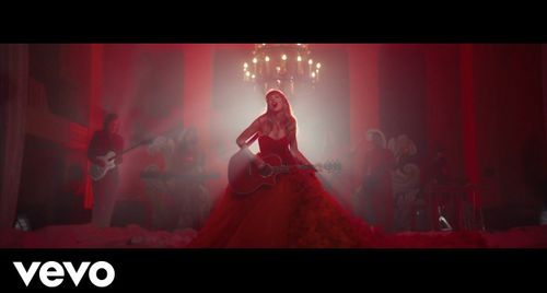 Taylor Swift tiếp tục "đánh úp" khán giả với MV "I Bet You Think About Me"
