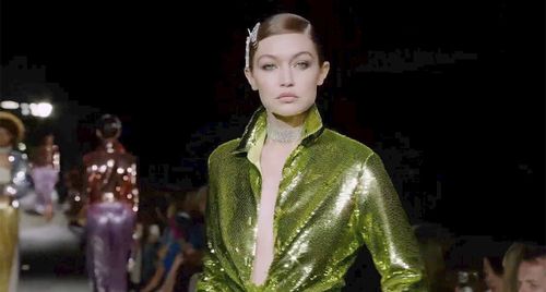 Tom Ford hào nhoáng trong bộ sưu tập Xuân/Hè 2022