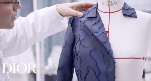 Chiếc áo Bar Jacket trứ danh đã được Dior tạo ra như thế nào?