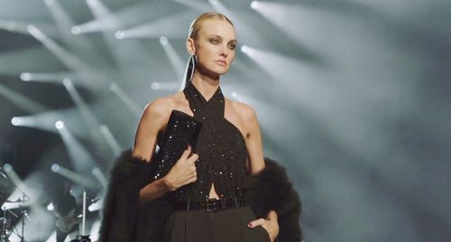 Michael Kors - BST Thu/Đông 2022/2023:  Sang trọng và duyên dáng