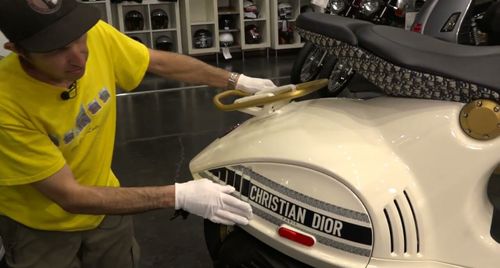 Hàng độc cho đại gia VESPA 946 Christian Dior - Xe tay ga đắt nhất Việt Nam, giá gần 1 tỷ đồng.