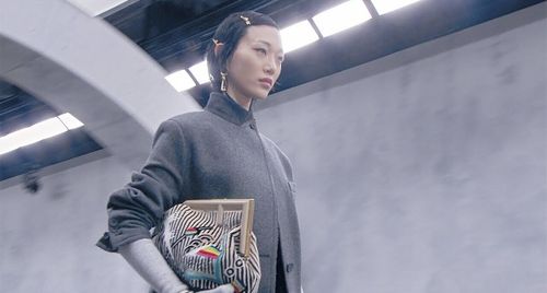Fendi - Fall Winter 2022/2023: DNA của Fendi không gì thay đổi