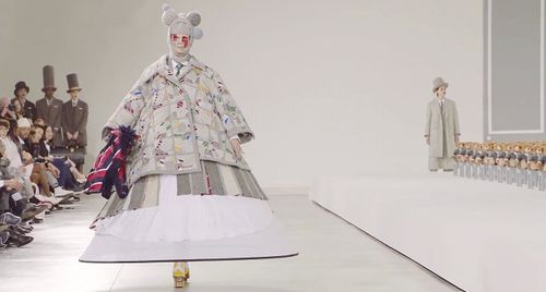 Thom Browne-Fall Winter 2022/2023: Quay về tuổi thơ cùng “Teddy Talk"
