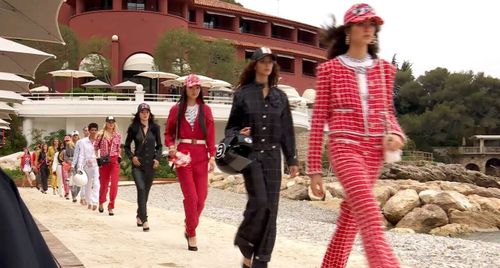 The Film of the CHANEL Cruise 2022/23 Show: Những quý cô thanh lịch