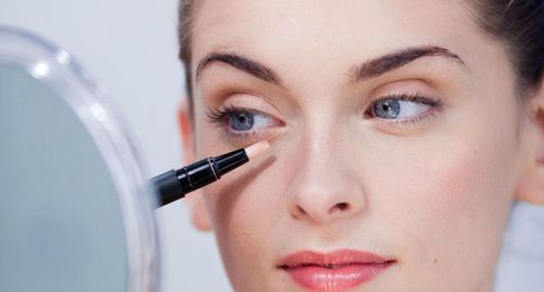15 loại kem che khuyết điểm dưới mắt tốt nhất cho bạn!