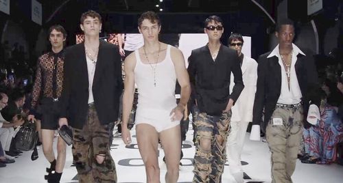 Dolce & Gabbana - Menswear: Xuân/Hè 2023 đồng hành cùng thời gian