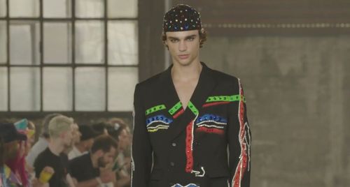 Moschino Xuân/Hè 2023 Menswear - Sống động cùng sắc màu sặc sỡ
