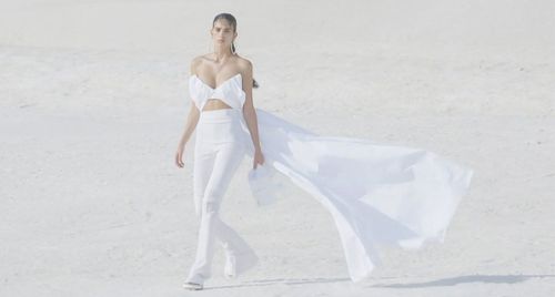 Jacquemus - Fall Winter 2022/2023: Bản giao hưởng trong sắc trắng