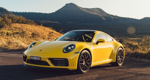 Nhu cầu của giới siêu giàu thúc đẩy doanh thu của Porsche ?