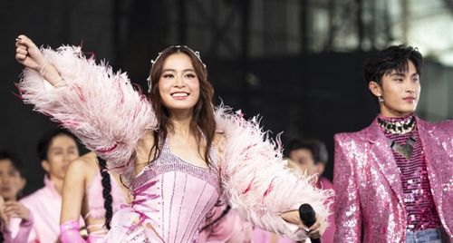 Hoàng Thùy Linh xác nhận ra mắt phim về Vietnamese Concert