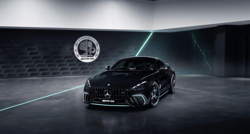 Siêu xe Mercedes-AMG GT 63 PRO 4MATIC+mới: Biểu tượng tốc độ đậm hơi thở Formula 1