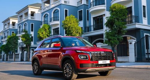 Toyota nằm ngoài top 3, Hyundai bán chạy nhất từ đầu năm