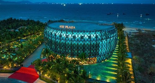 Cận cảnh thiết kế độc đáo của trung tâm mua sắm, sự kiện, giải trí lớn nhất Cam Ranh: Rộng 10.000m2, biểu tượng thuyền thúng của ngư dân Việt Nam, tầng thượng 360 độ