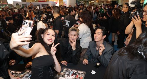 'Anh Trai Say Hi' tổ chức Fansign thu hút hàng nghìn người hâm mộ