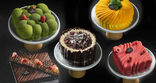 "Slice into Surprise": BST bánh ngọt nguyên ổ mới từ Renaissance Saigon