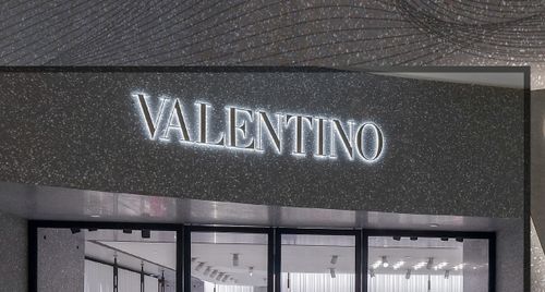 BST Valentino Xuân-Hè 2025