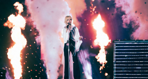Châu Bùi chứng minh bản lĩnh tại Em Xinh “Say Hi” Concert Hà Nội