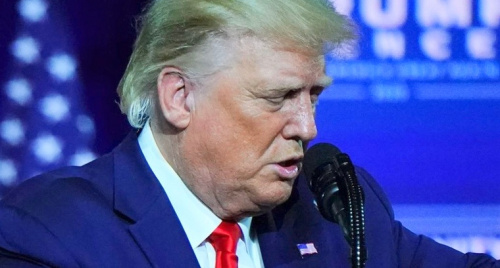 Tổng thống Trump quảng cáo đồng hồ Trung Quốc
