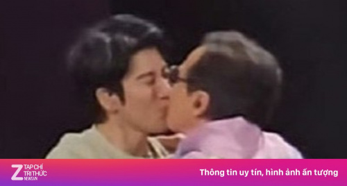 Thành Long hôn môi đồng nghiệp nam gây xôn xao