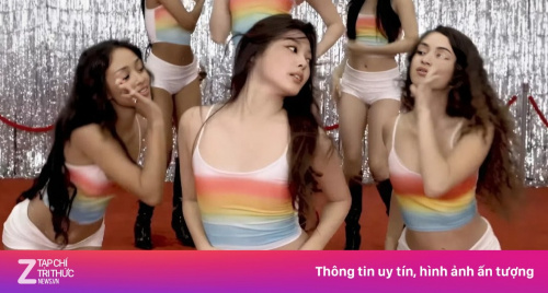 Nhóm nhạc nữ lại gây tranh cãi