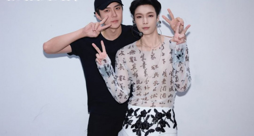 Các thành viên EXO hội ngộ tại concert của Trương Nghệ Hưng