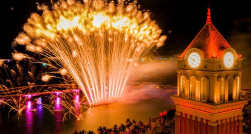 Du khách ngỡ ngàng: Phú Quốc là hòn đảo duy nhất thế giới có hai màn pháo hoa mỗi tối