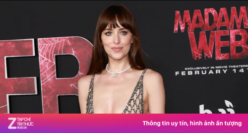 Mỹ nhân '50 Sắc Thái' đáp trả chỉ trích mặc xuyên thấu