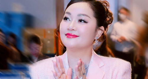 Hoa hậu Hoàng Thanh Nga rạng rỡ tại Lễ công bố đại diện Việt Nam tham dự Miss Cosmo 2025