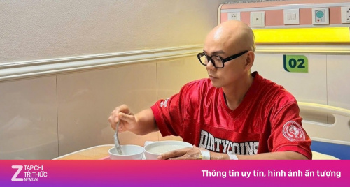 Phan Đinh Tùng nhập viện