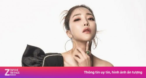 Nữ ca sĩ Hàn Quốc lộ video ngoại tình trong thang máy