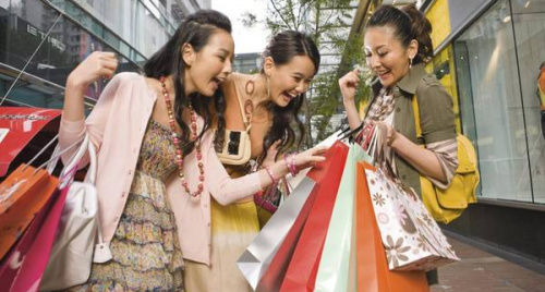 Kinh nghiệm săn hàng hiệu giá bèo khi du lịch Hong Kong dịp ‘sale off’ cuối năm