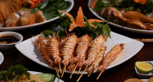 Ăn gì ở quận 7? Gợi ý 10+ nhà hàng ngon & sang xịn