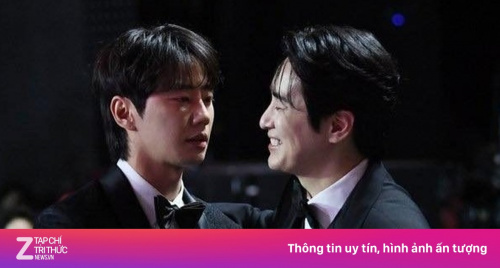 Tình huống nhận nhầm cúp ở lễ trao giải Rồng Xanh