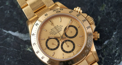 Người đàn ông Mỹ bất ngờ được hàng xóm 'cảm ơn' bằng đồng hồ Rolex