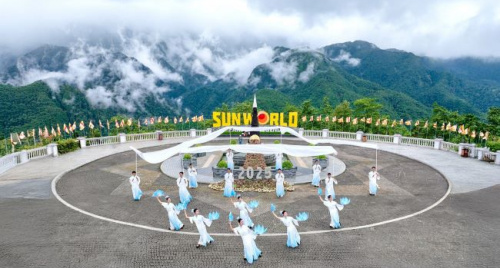 Fansipan ra mắt show diễn thể nghiệm ‘Đỉnh thiêng du ký’ tại 3 địa điểm, 3 độ cao của nóc nhà Đông Dương