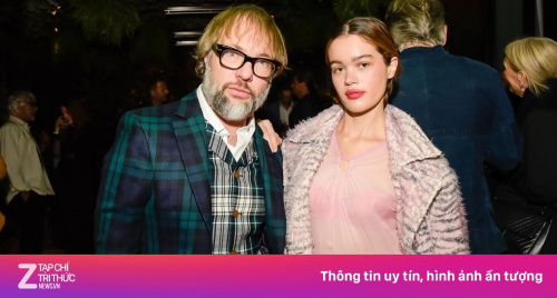 Cựu thành viên Maroon 5 bị tố nhắn tin khiêu dâm