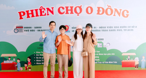 Hoa hậu Hoàng Thanh Nga đưa chồng đi du lịch nhưng vẫn không quên làm từ thiện