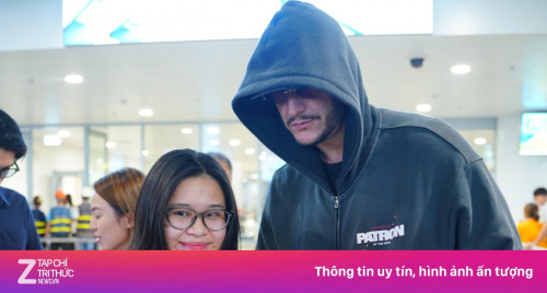 DJ Snake, J Balvin khiến fan phấn khích khi xuất hiện ở Nội Bài