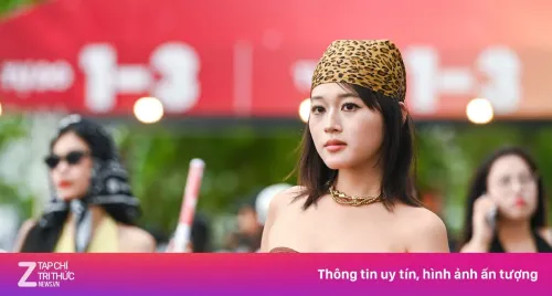 Hơn 50.000 khán giả đội mưa chờ đợi 8Wonder ở Hà Nội