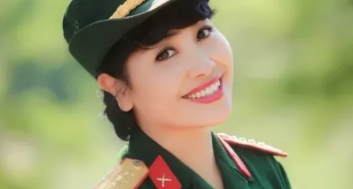 Chân dung nữ NSND làm Tổng đạo diễn khối nghi trượng A80